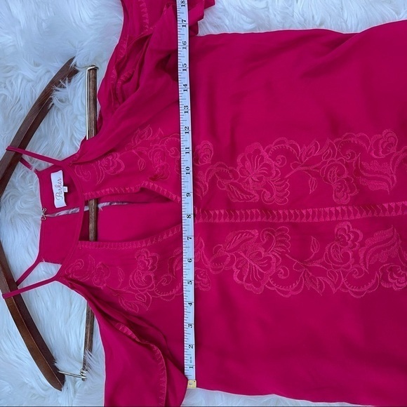 Parker Pink Floral Embroidered Off the Shoulder‎ Shirt - Picture 6 of 8
